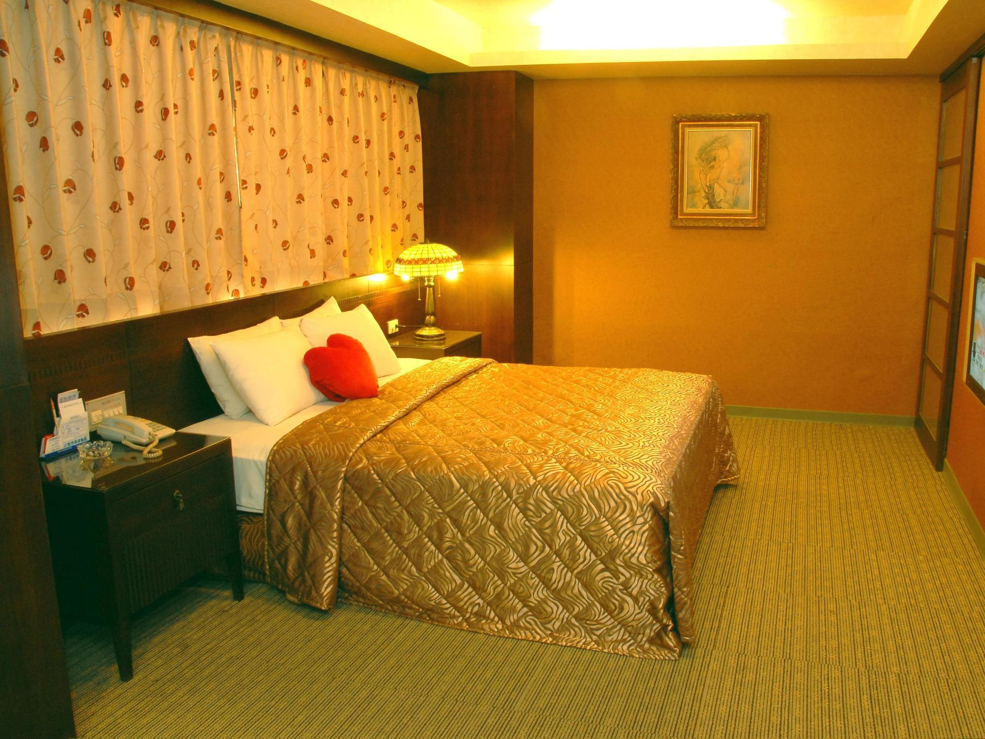 Blue Coast Hotel Kaohsiung Exterior photo