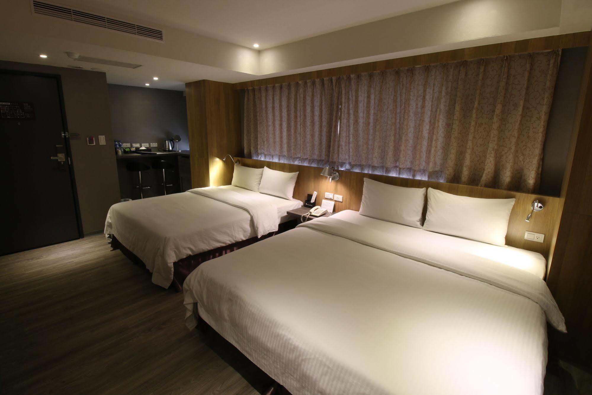 Blue Coast Hotel Kaohsiung Exterior photo