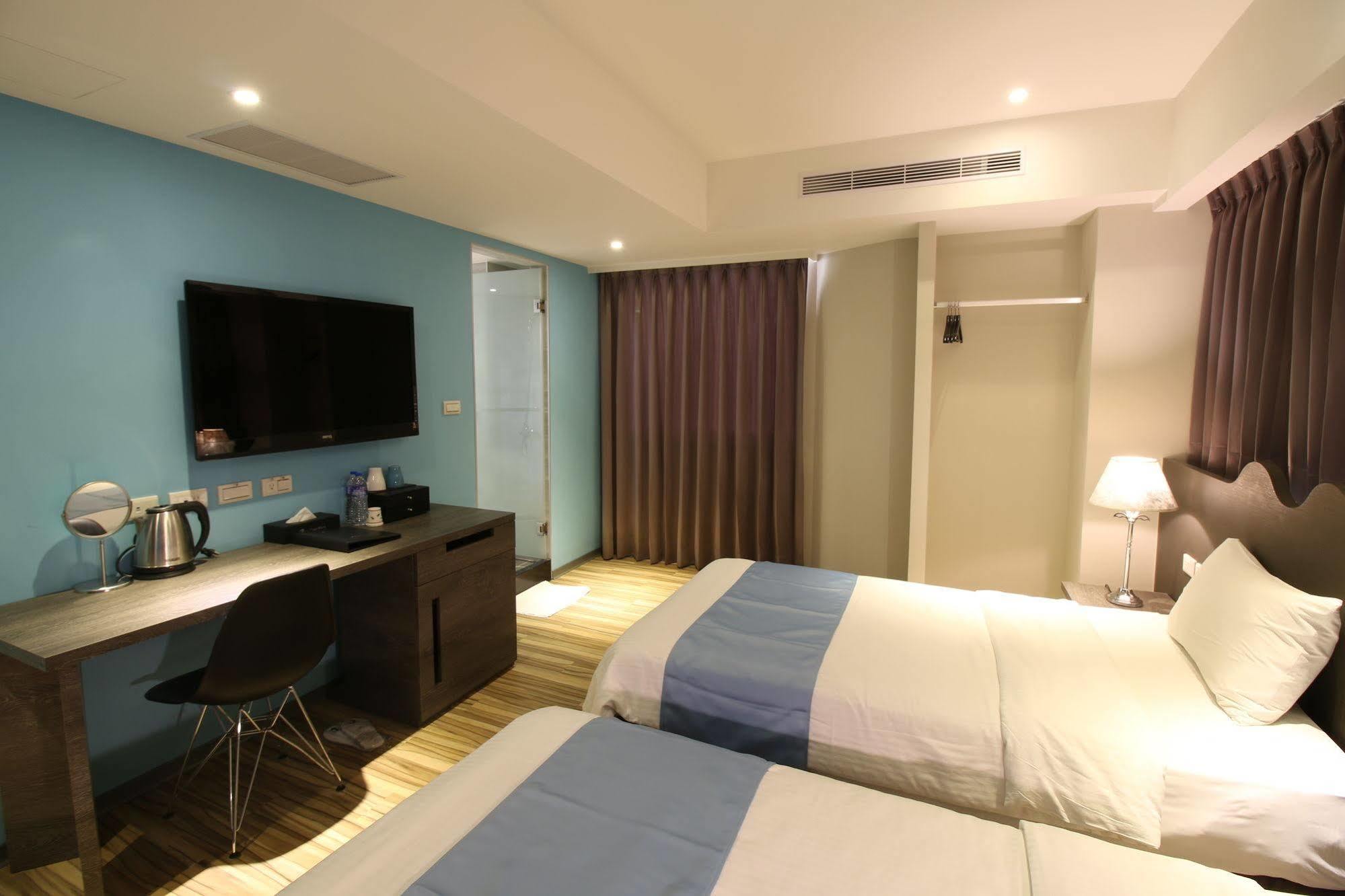Blue Coast Hotel Kaohsiung Exterior photo