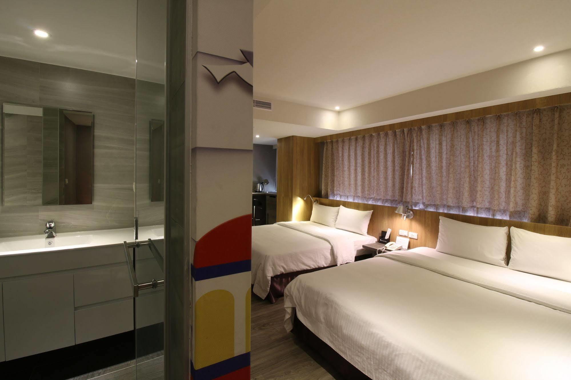 Blue Coast Hotel Kaohsiung Exterior photo