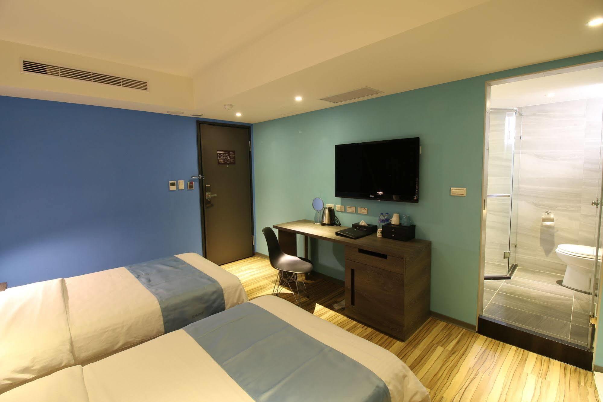 Blue Coast Hotel Kaohsiung Exterior photo