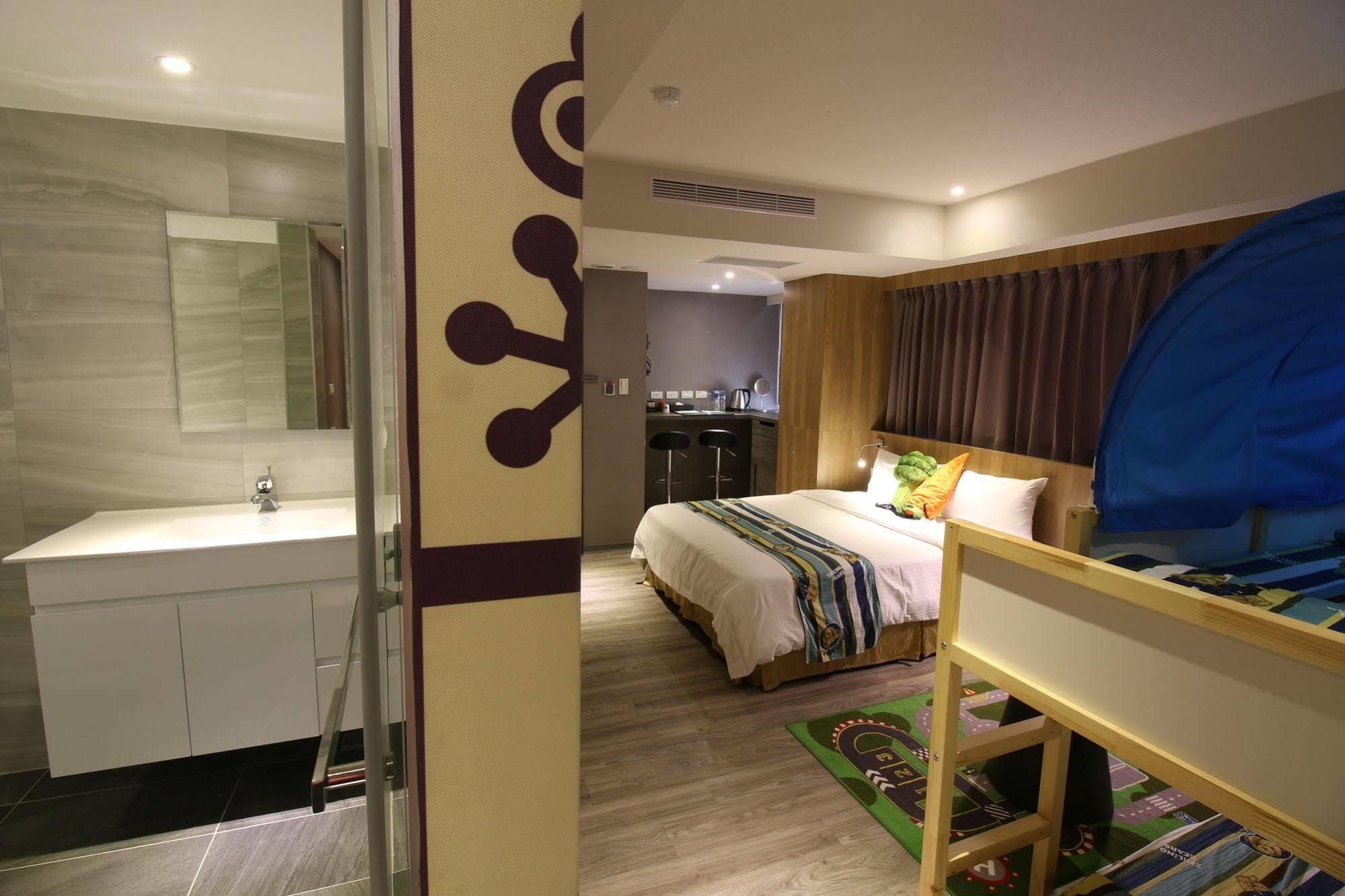 Blue Coast Hotel Kaohsiung Exterior photo